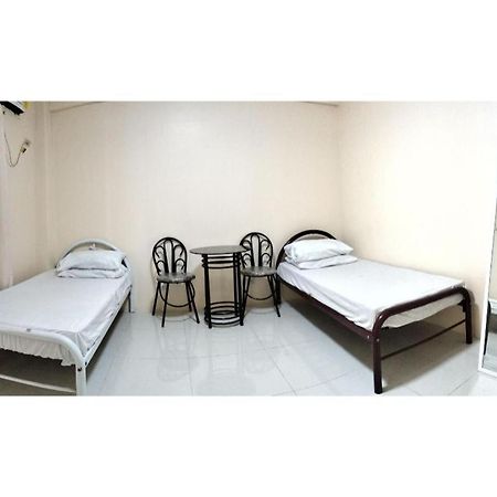 Oyo 800 Ddd Habitat Dormtel Bacolod Exterior foto