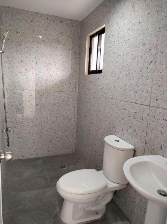 Oyo 800 Ddd Habitat Dormtel Bacolod Exterior foto