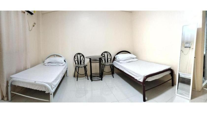 Oyo 800 Ddd Habitat Dormtel Bacolod Exterior foto