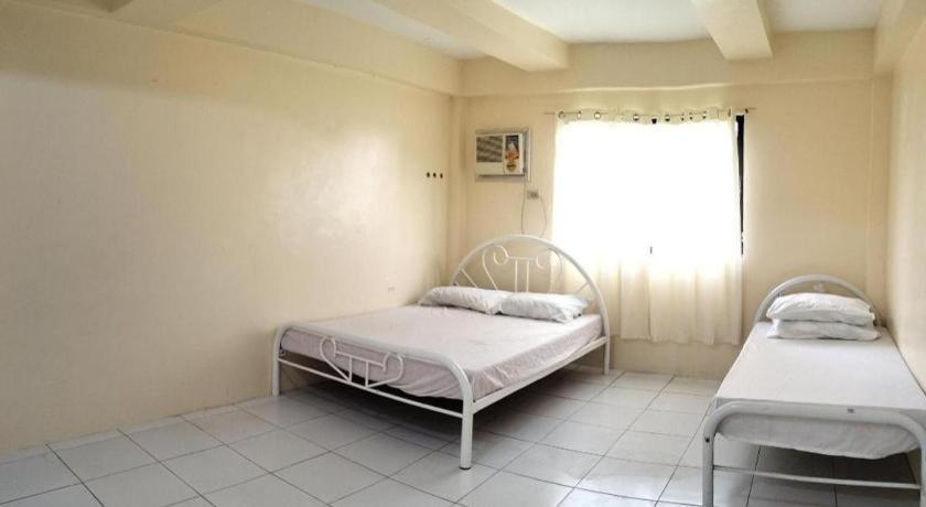 Oyo 800 Ddd Habitat Dormtel Bacolod Exterior foto